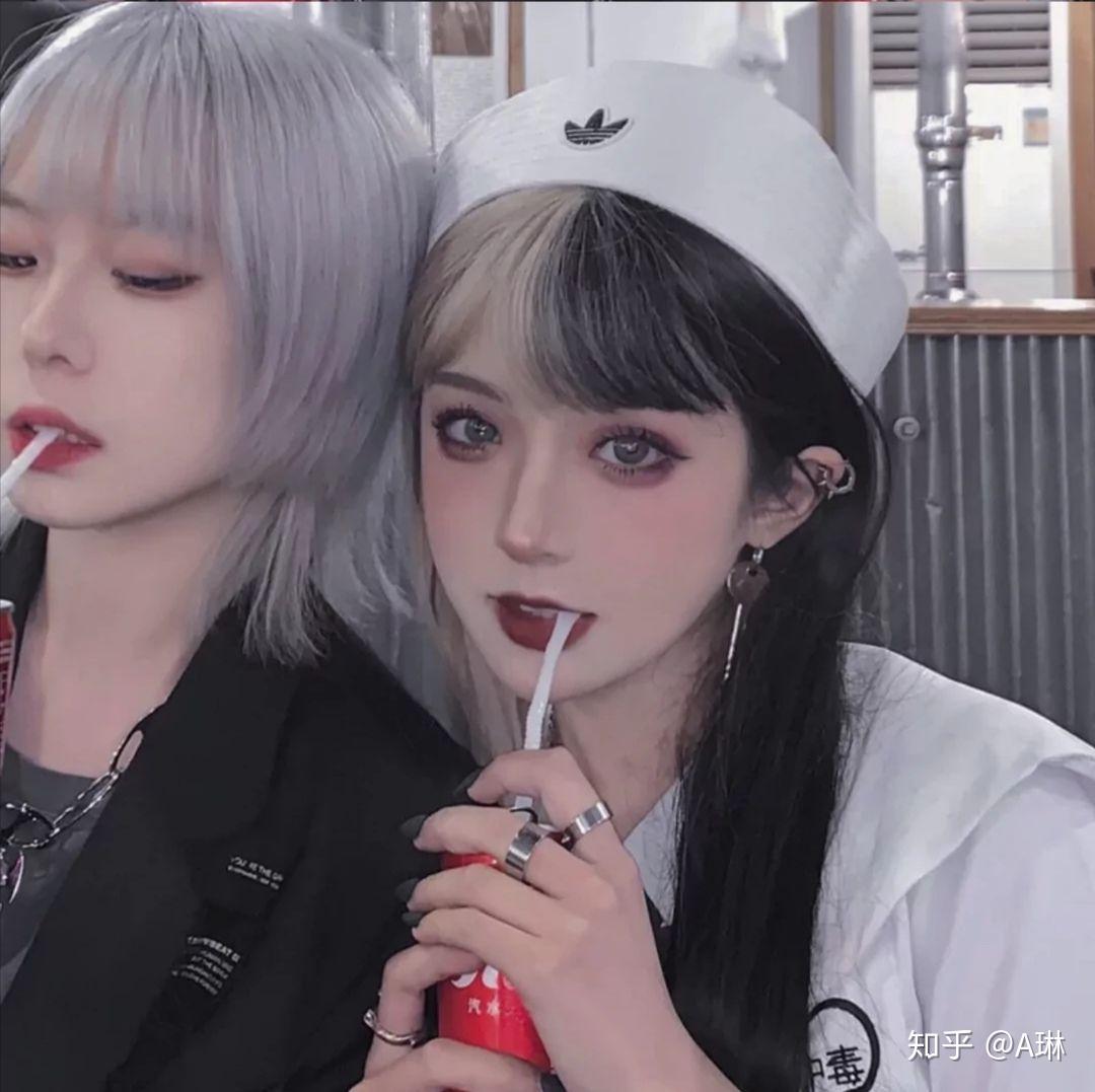 有没有比较甜的les情头就是百合头像