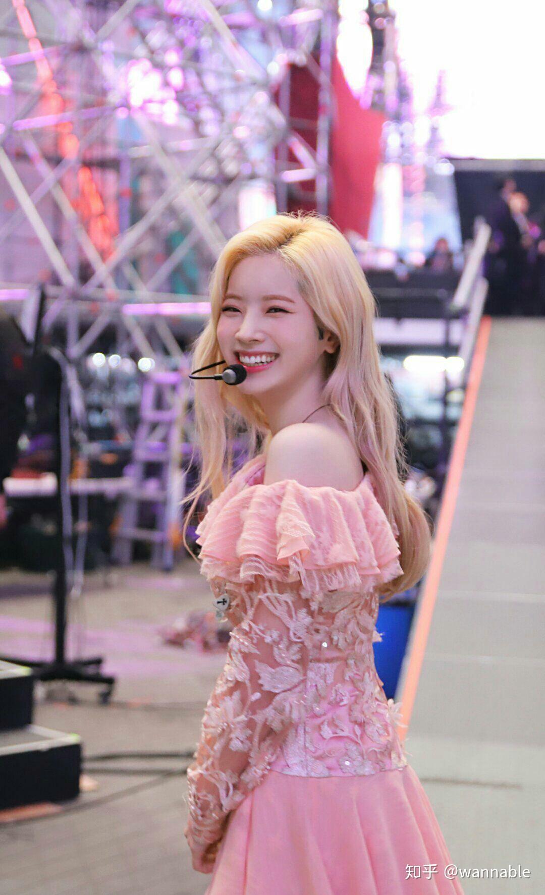 看twice表演的时候喜欢上了多贤能给我安利一下她吗