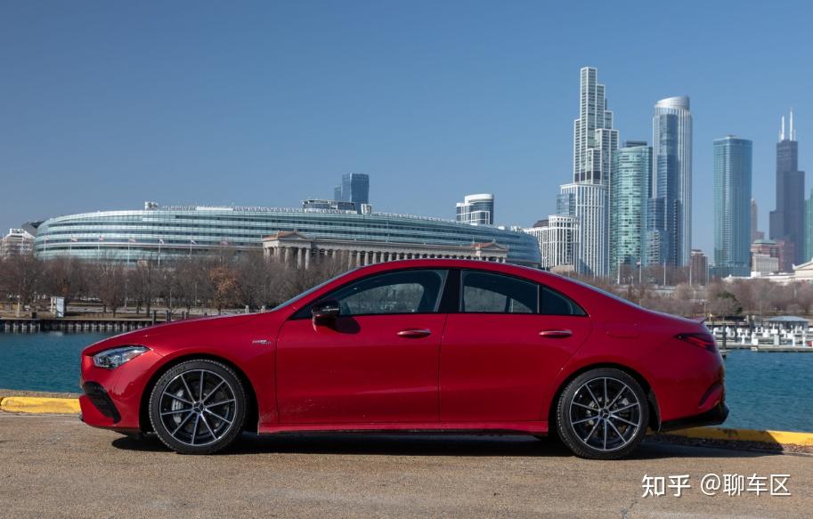 谁更适合购买它海外评测2024款奔驰amgcla35