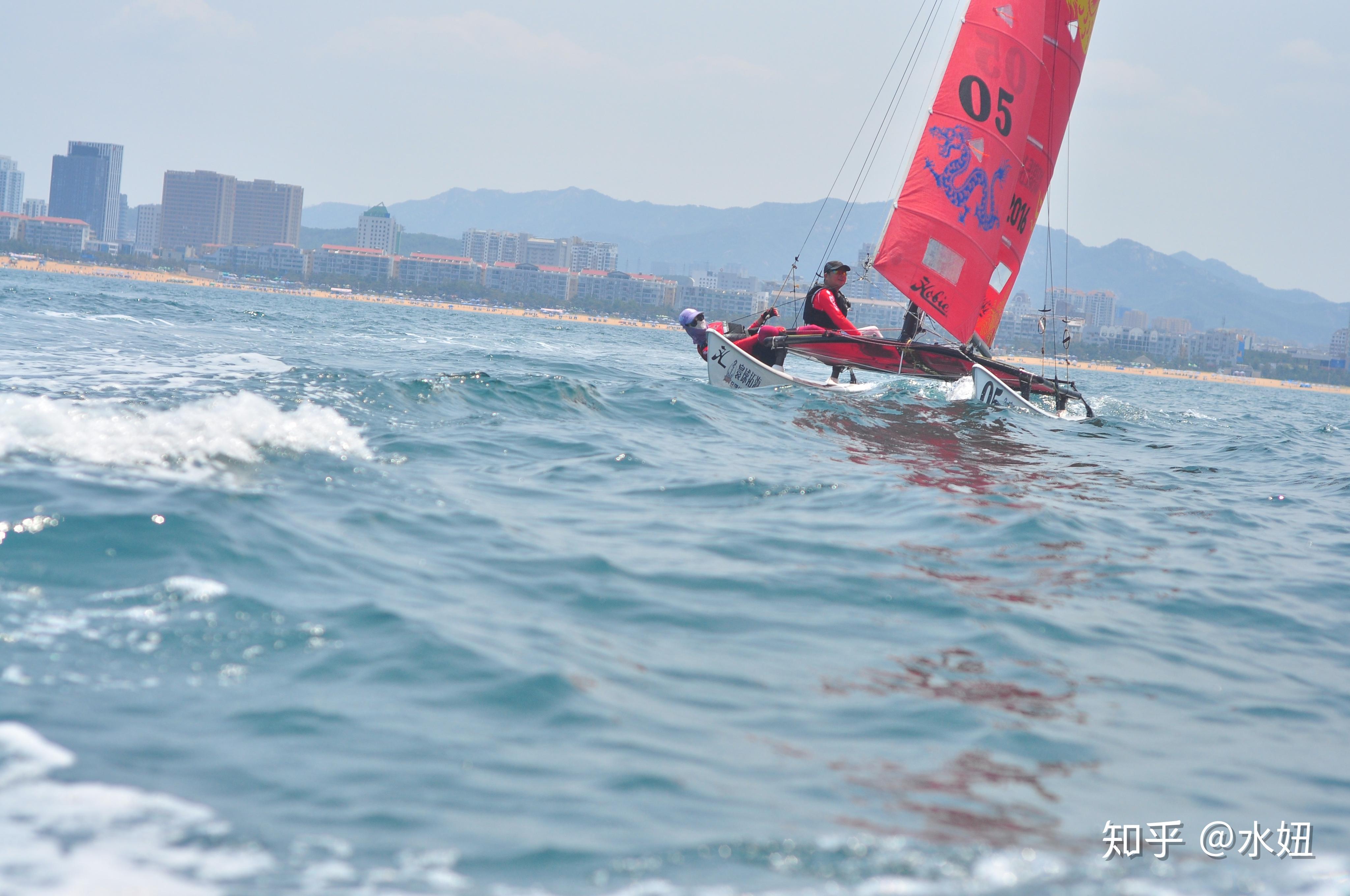 2019威海hobie16帆船亚锦赛上的姑娘们