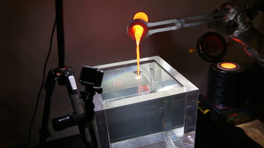 火箭是怎样发射升空的?用白糖和硝酸钾制作燃料,点燃后太壮观了