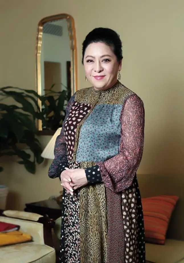 女人脸上有这4个特征就是天生的贵妇脸看向太就知道了