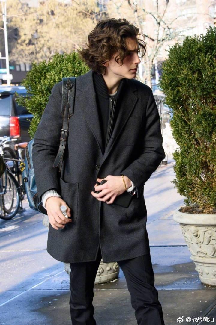 除了埃兹拉米勒,还有哪些美炸的中长发欧美男星?求照!