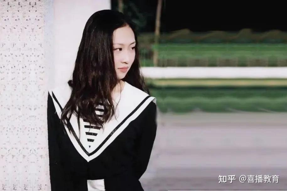 百变戏精花卷子从0到8000w播放量看搞笑百变女主播如何不正经玩转所有