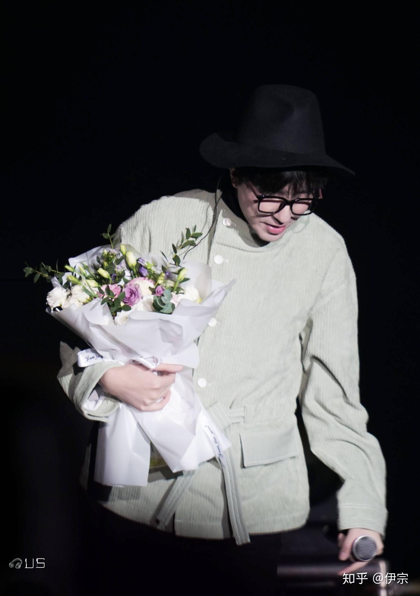 大家手机里到底有多少李常超的美照