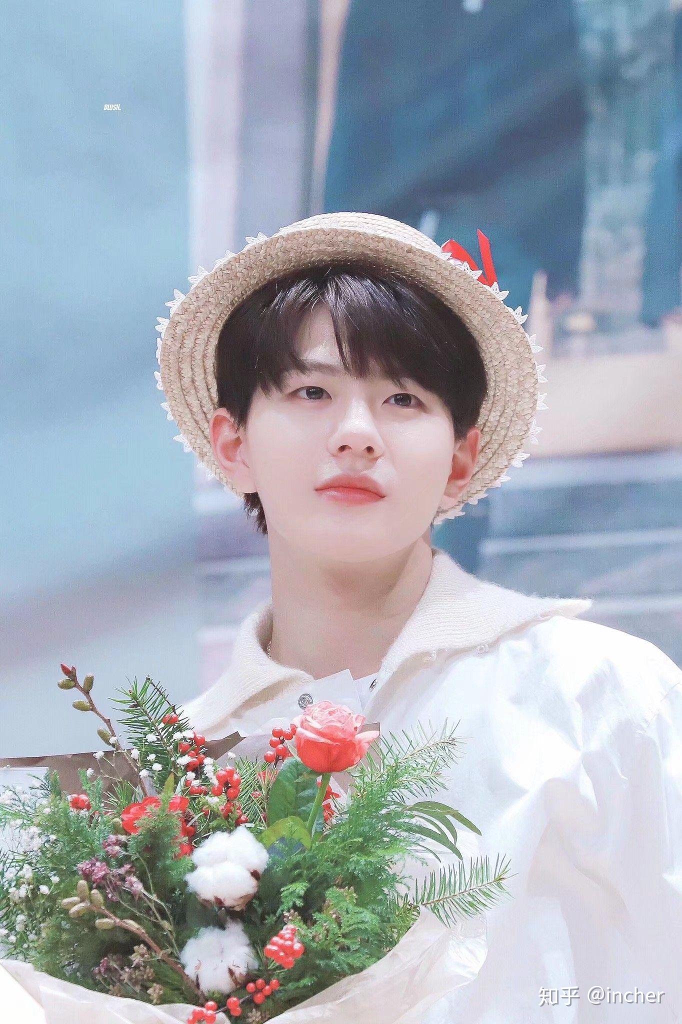 如何评价goldenchild崔普闵的颜