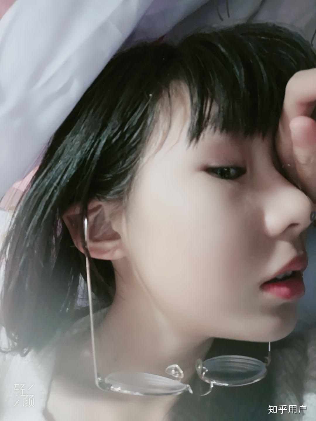 到二十多岁还有婴儿肥是什么体验?