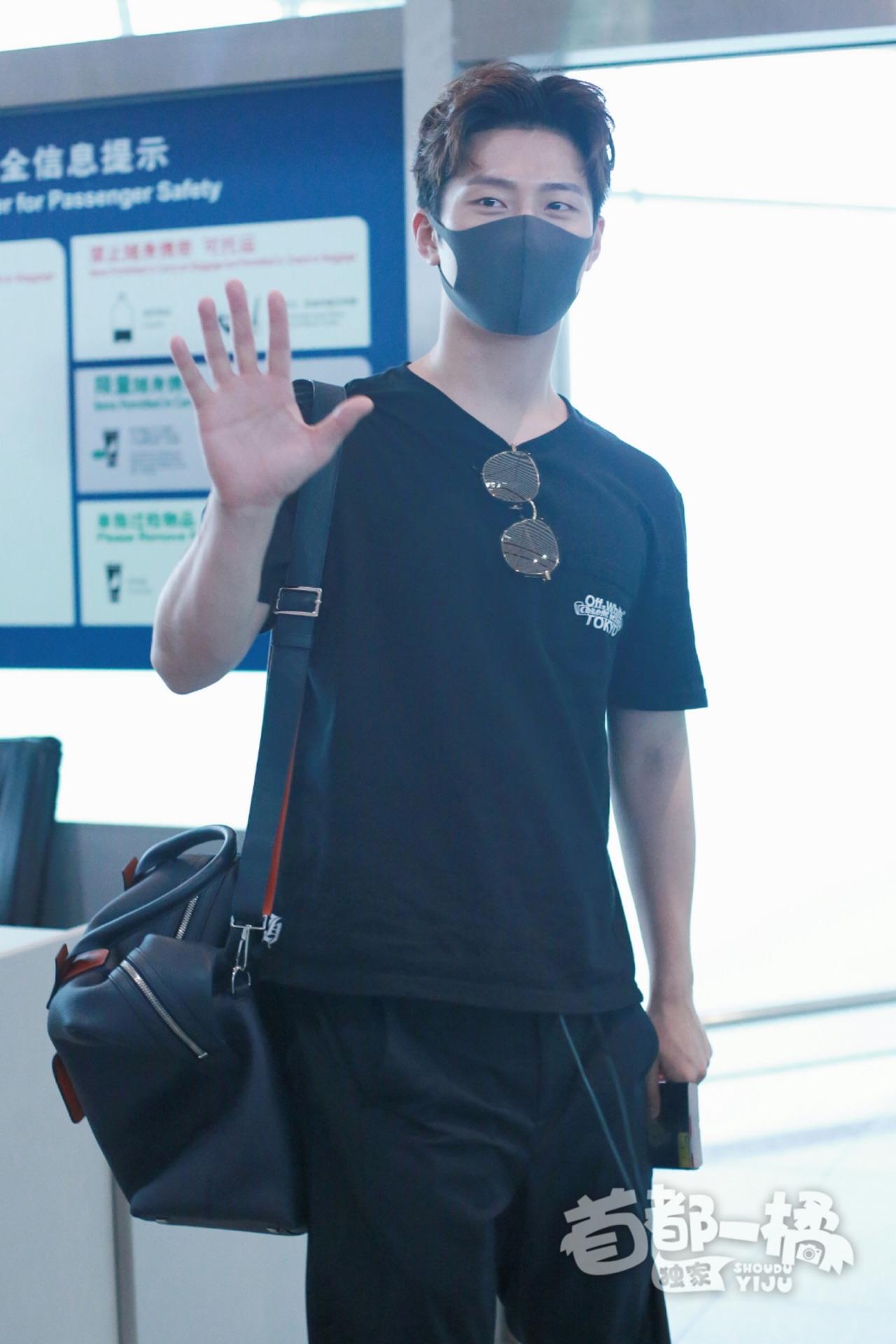 窦骁的美图或搞怪图有哪些?-窦骁帅照