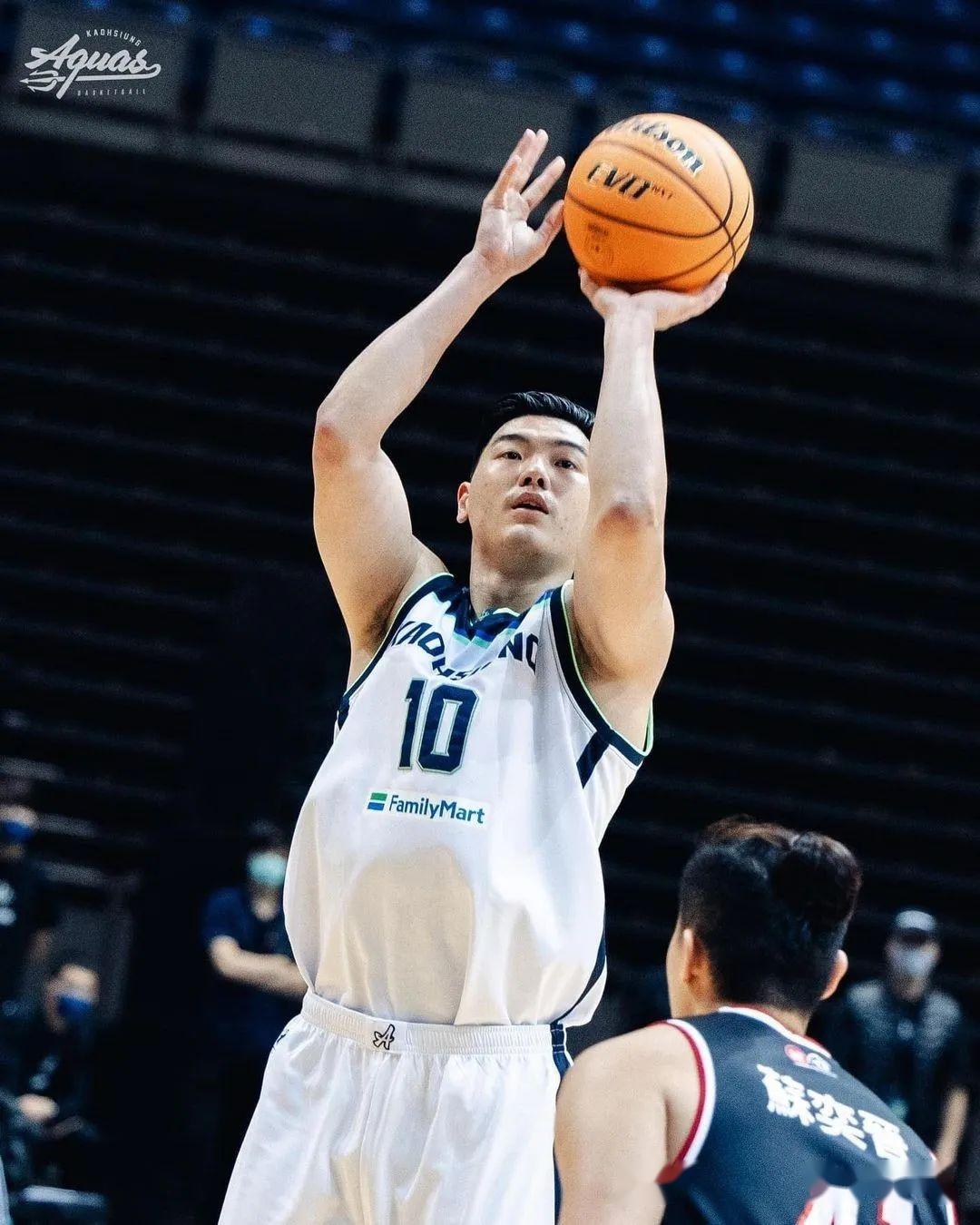 为何回台湾省打球前福建队球员胡珑贸表示