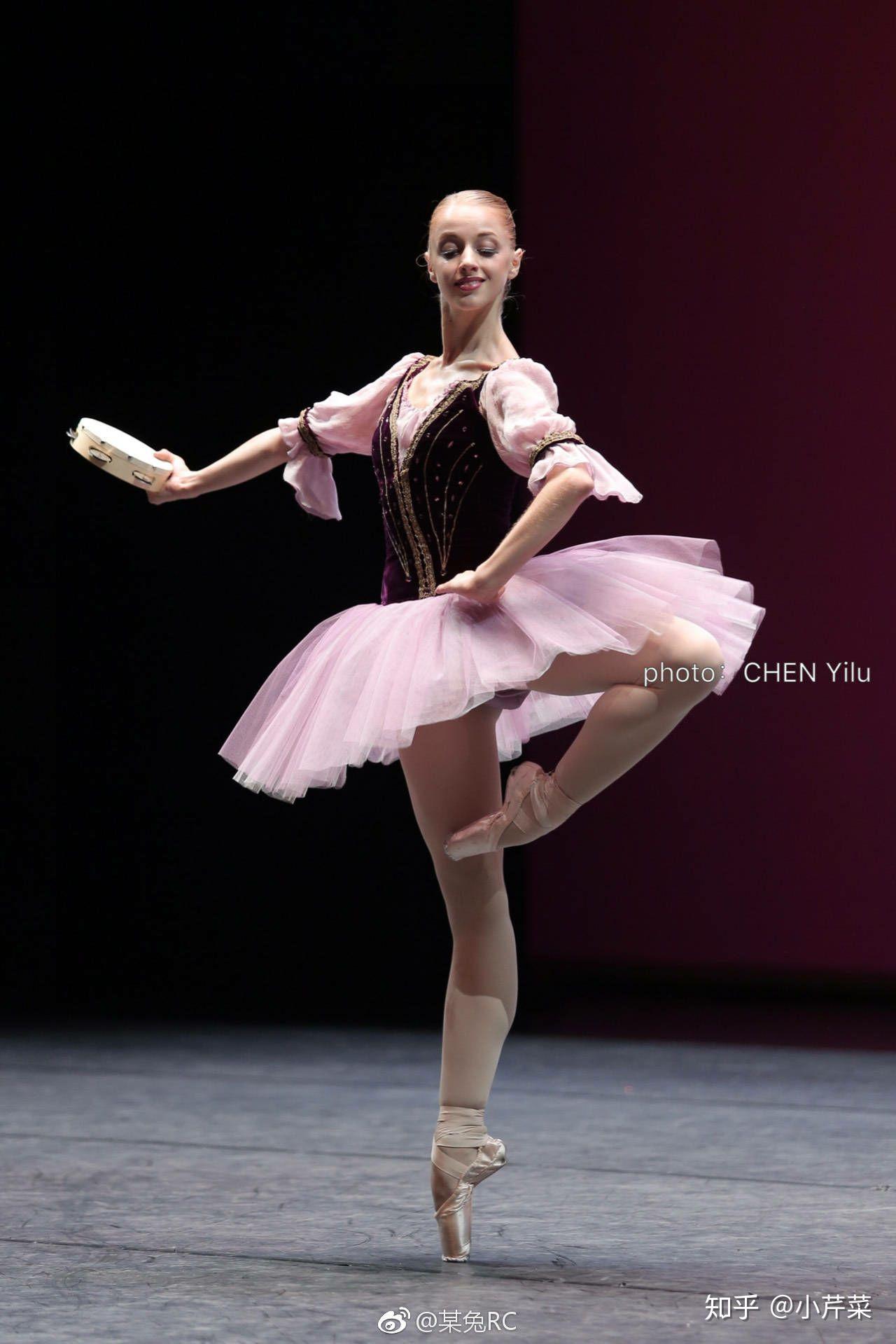 学芭蕾的女生腿会变不好看吗