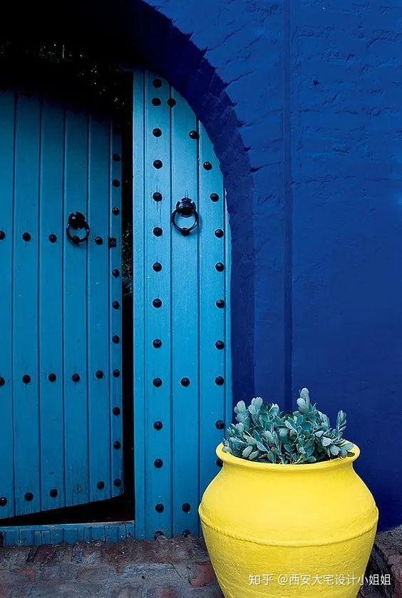 皇家蓝配色全攻略提供全面的色彩解析和搭配建议