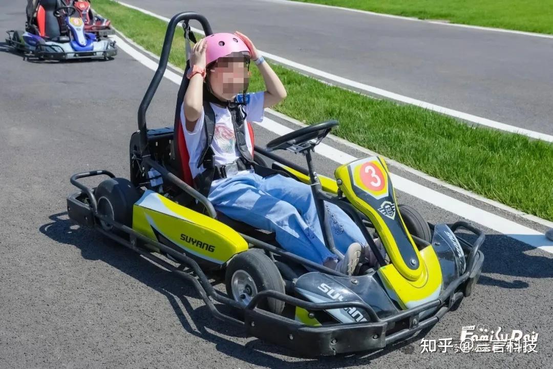 小米:让小朋友体验赛车