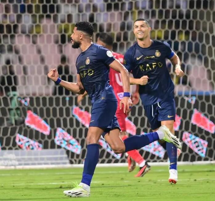 c罗进球后拖累队友攻防两端不可靠利雅得胜利争冠前景堪忧