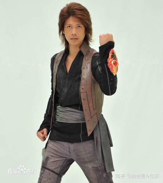 3,日比野未来飞鸟信,是《戴拿·奥特曼》中的主角,22岁,戴拿·奥特曼