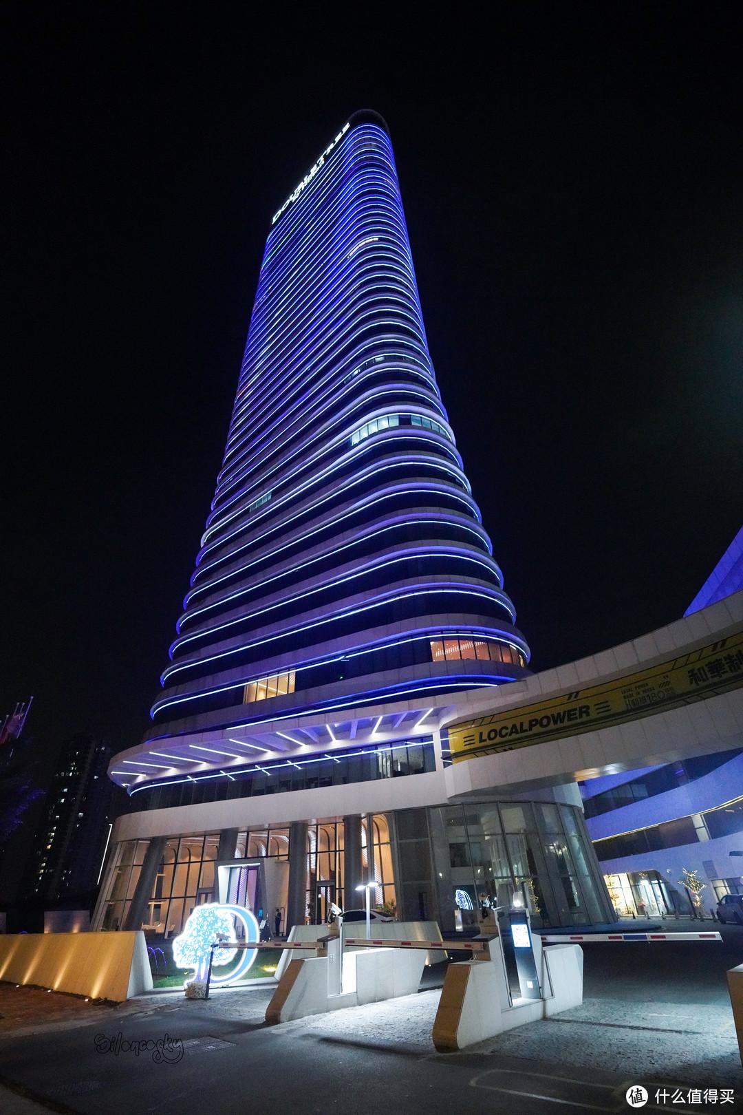 劳斯莱斯星空顶,遥望蛮腰塔景房:顶级全设计酒店 佛山南海和华希尔顿