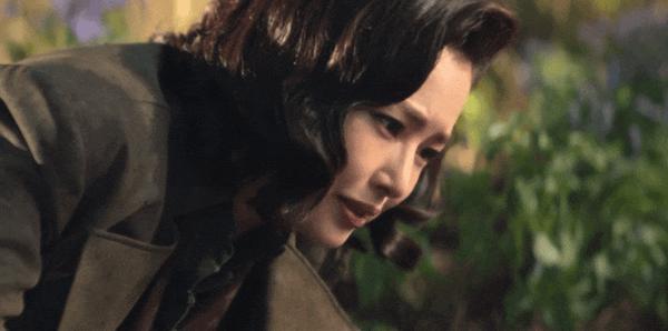 网飞新剧《爱麻夫人热映中》，怒揭娱乐圈“潜规则”！