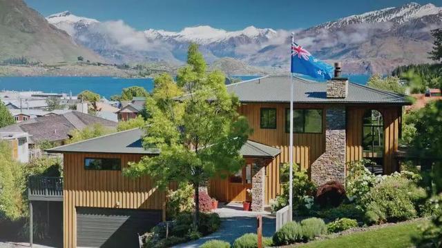 颜值最高的毫无争议是pukaki,《霍比特人》里的长湖镇原型就是pukaki