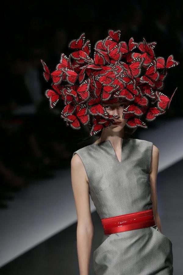 说说你最喜欢服装设计师是谁 知乎