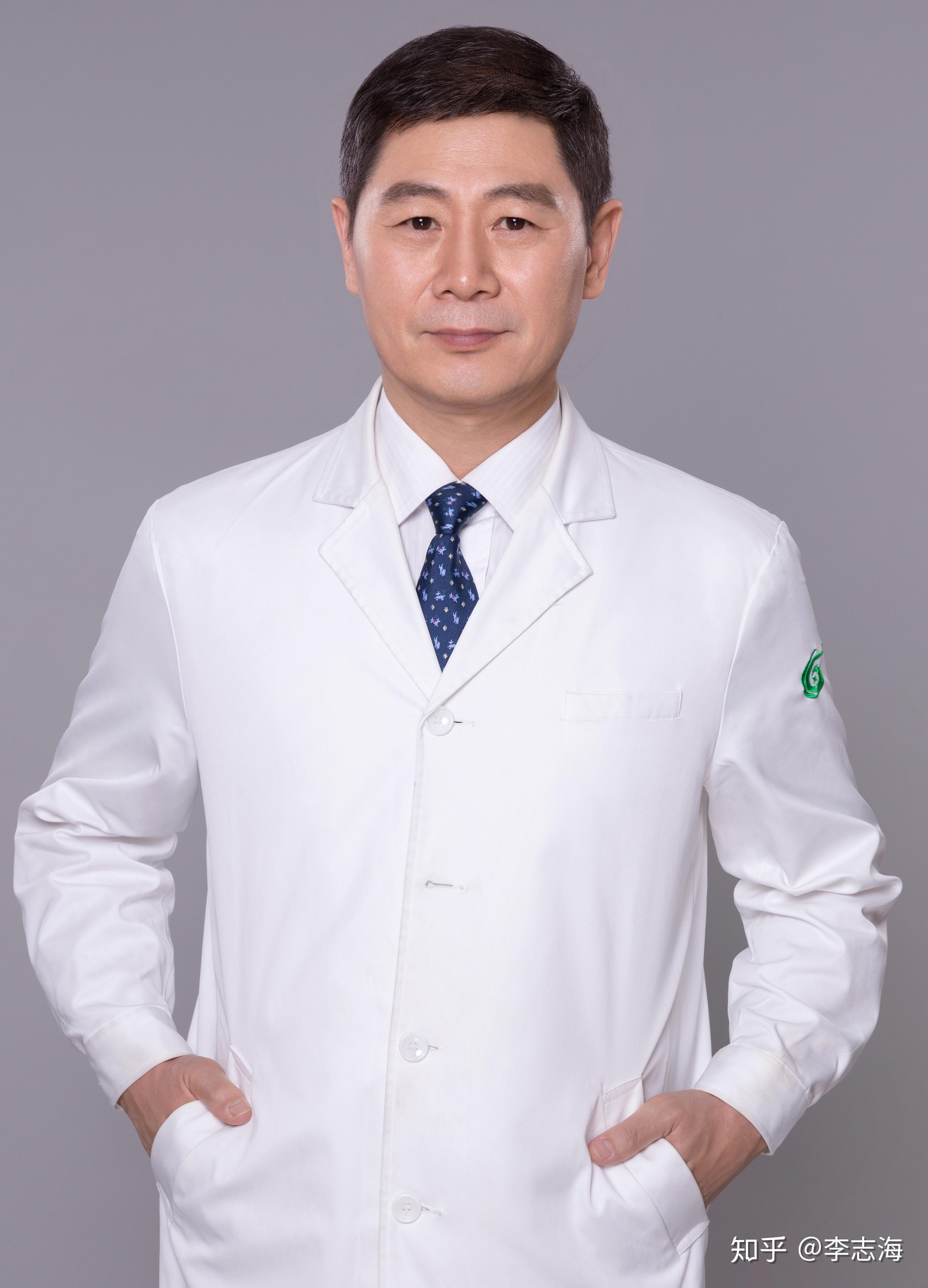 我是李志海,从事整容行业38年,专注面部轮廓整容20余年,下图就是我的