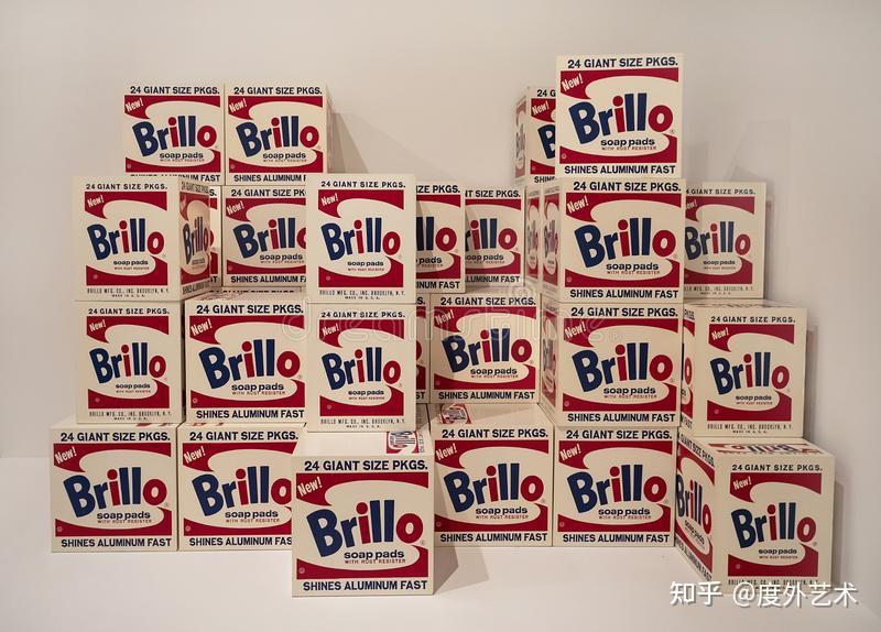 我认可她的参展作品是艺术品,哪怕是一个现成品,一个brillo的包装箱