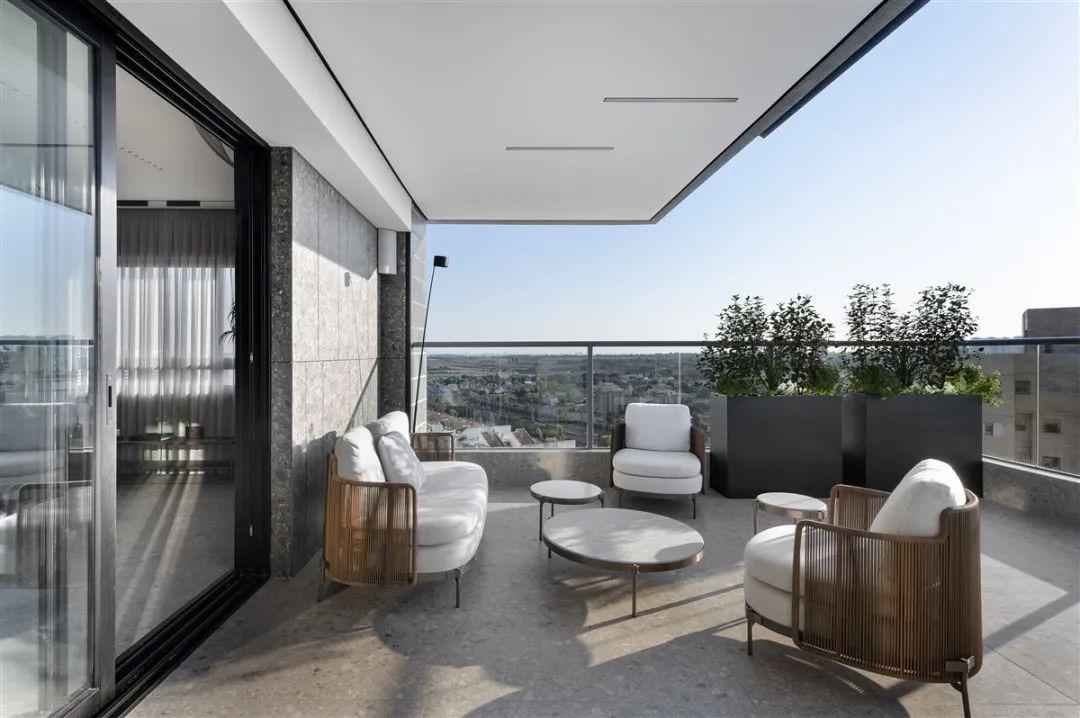 170㎡顶层复式极简轻奢