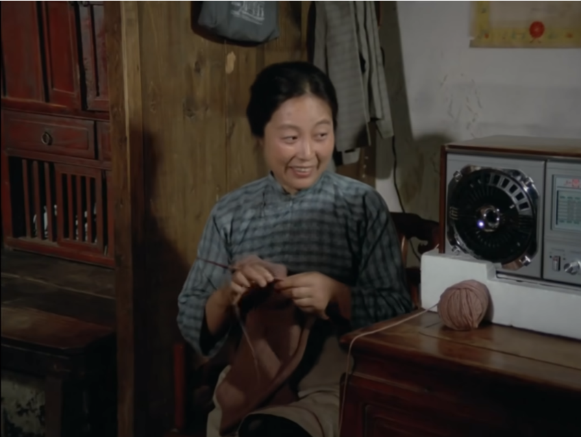 白云黑土家除了手电筒之外的第一样家用电器会是什么?