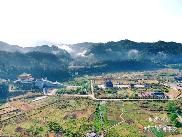 梵净山升仙之山,超越时空的净地,世间难得的一方净土-仙气飘飘的梵净山叫什么