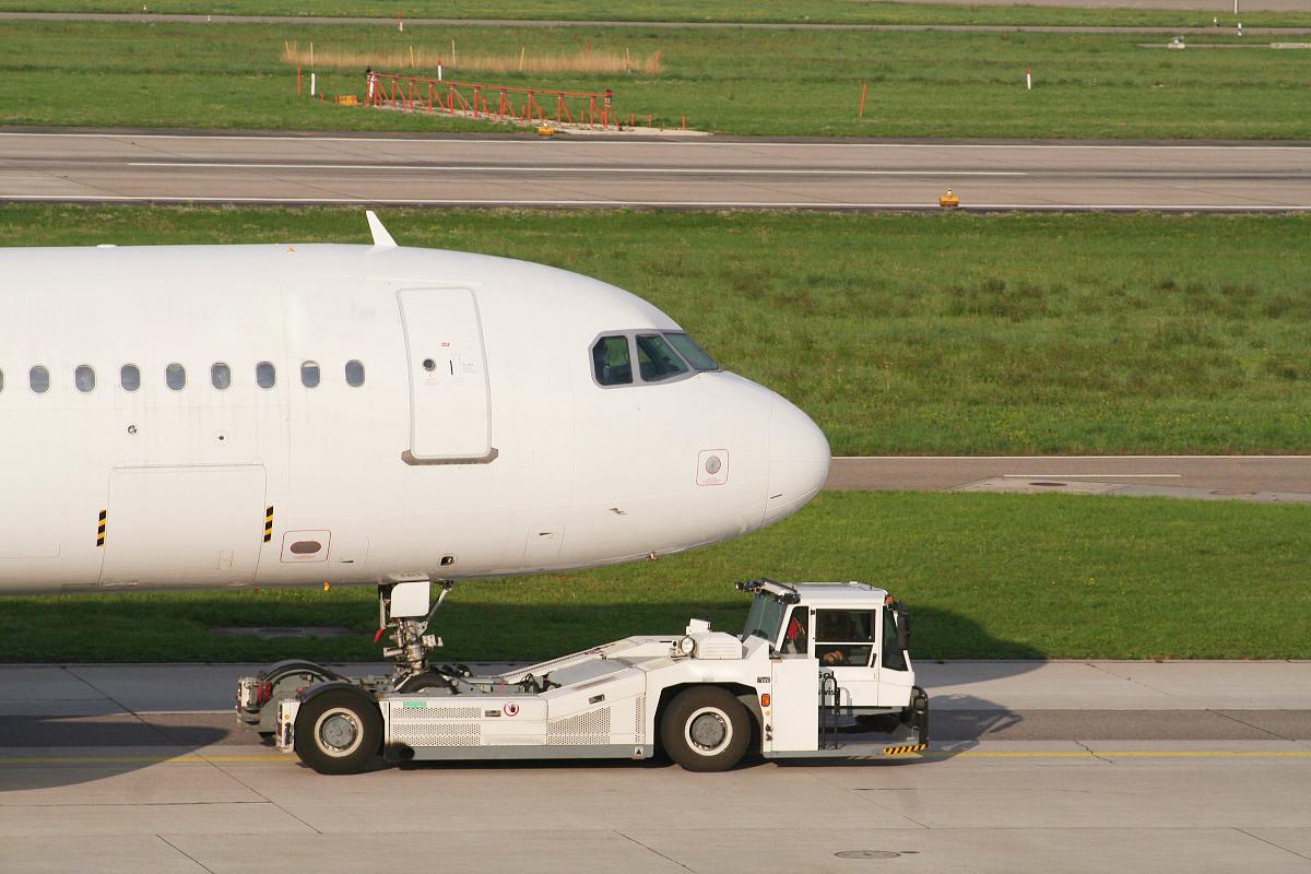 除了大家比较熟悉的客梯车和摆渡车,这些形形色色的车辆,都是干嘛的呢