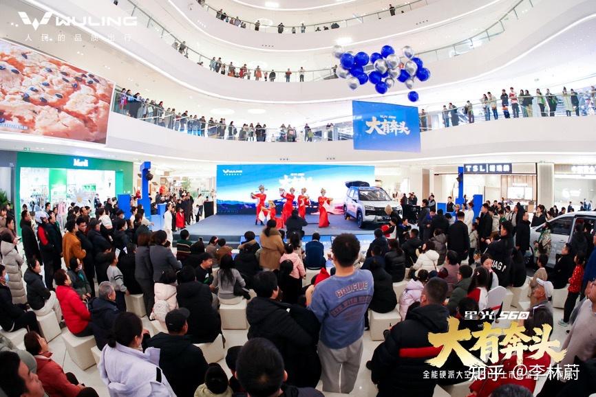 6 万级中型 SUV 天花板!五菱星光 560 开局王炸,重塑市场格局
