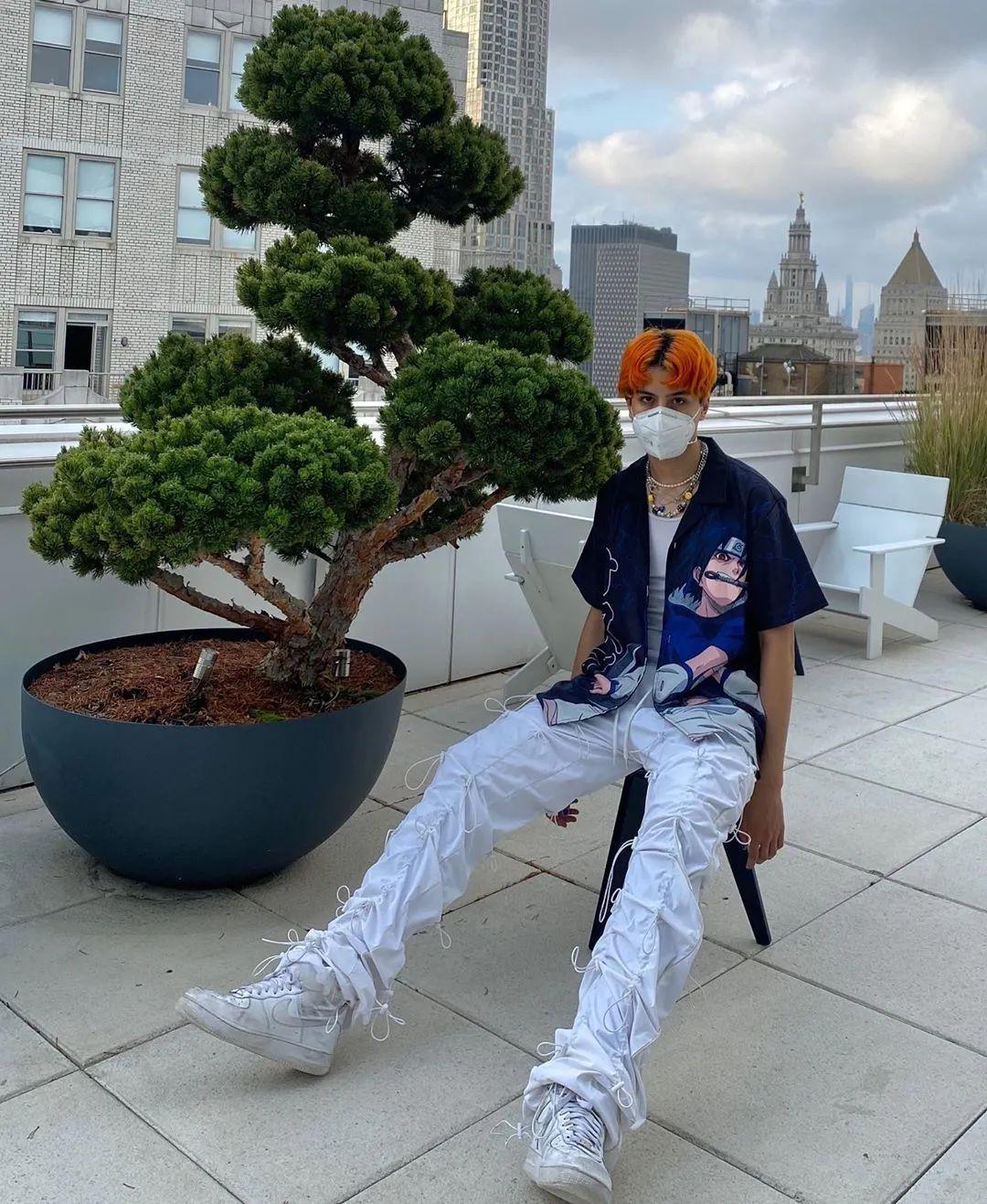 upopfunkyboy追星追成超级新星身高193的混血kol成名史