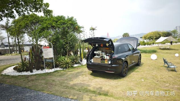 在雨林里,乐道L80把生活拆成了早C和晚A