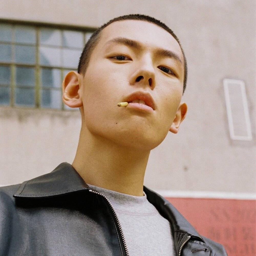 有没有贼帅的寸头男生头像谢谢?