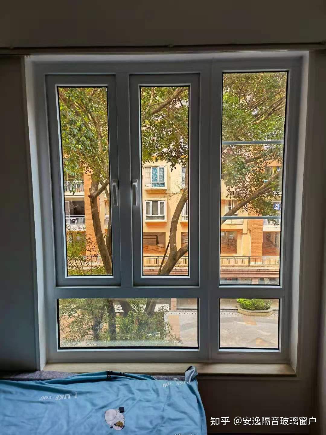 三层隔音玻璃窗户安装