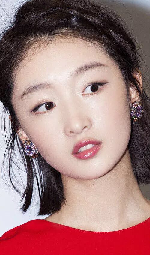 先给大家上几张冬雨妹子活动图除了单品的用色不同,可以看出这