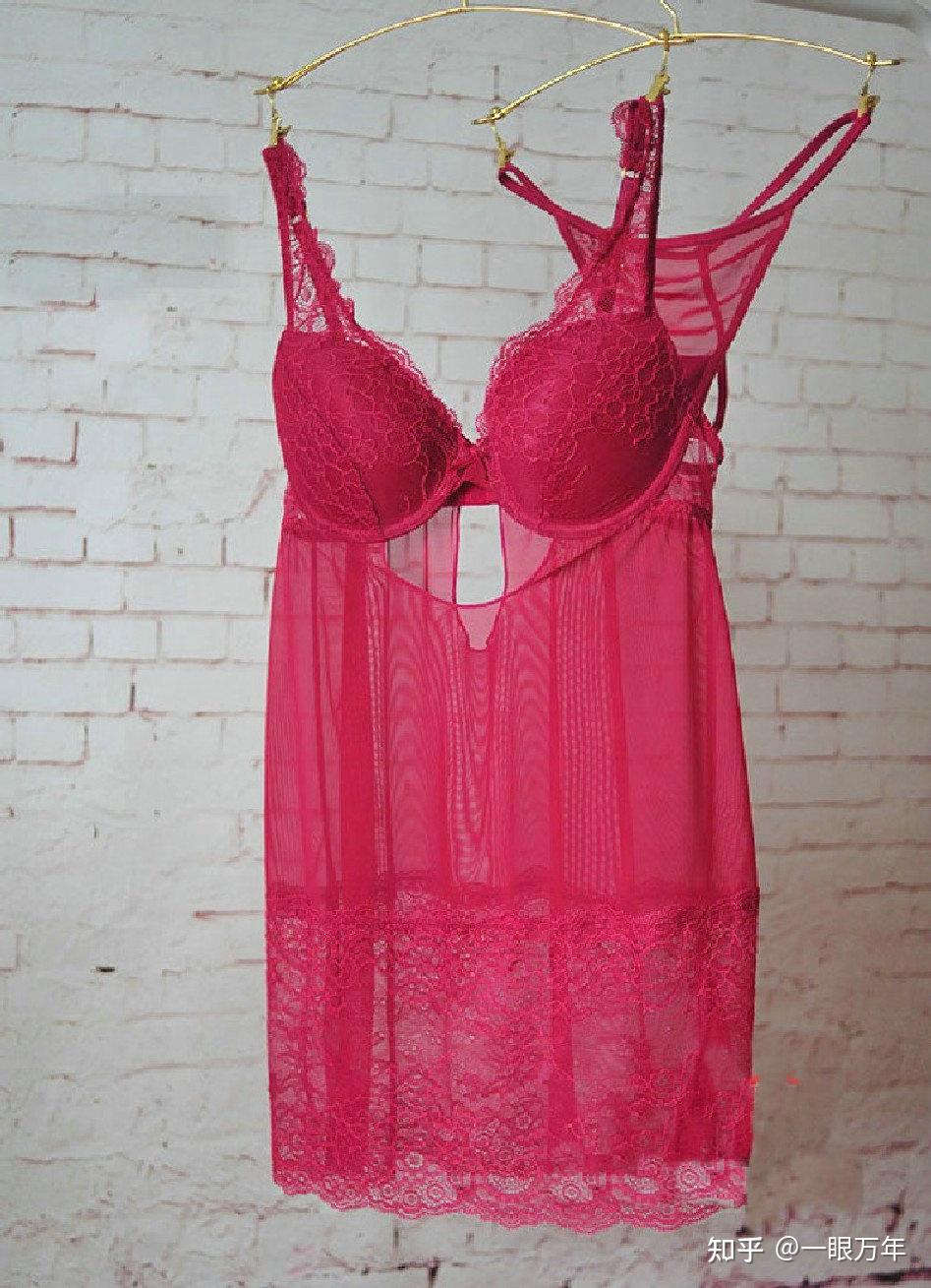 女子在自家卫生间撞到内衣大盗