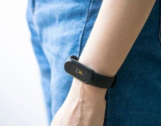 作为一款专注于运动的可穿戴手环设备,小米手环5非常划算.