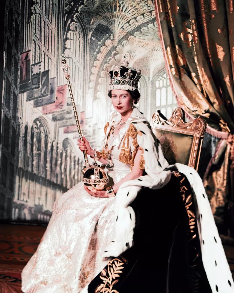 大不列颠及北爱尔兰联合王国与其属土及领地之女王伊丽莎白二世,英