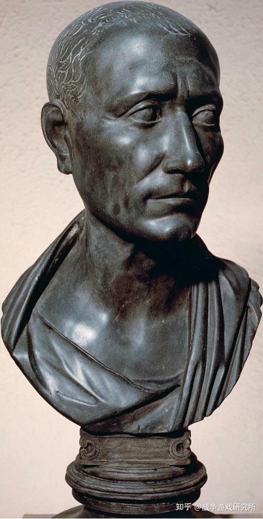 中年凯撒的雕像注释:①盖乌斯.