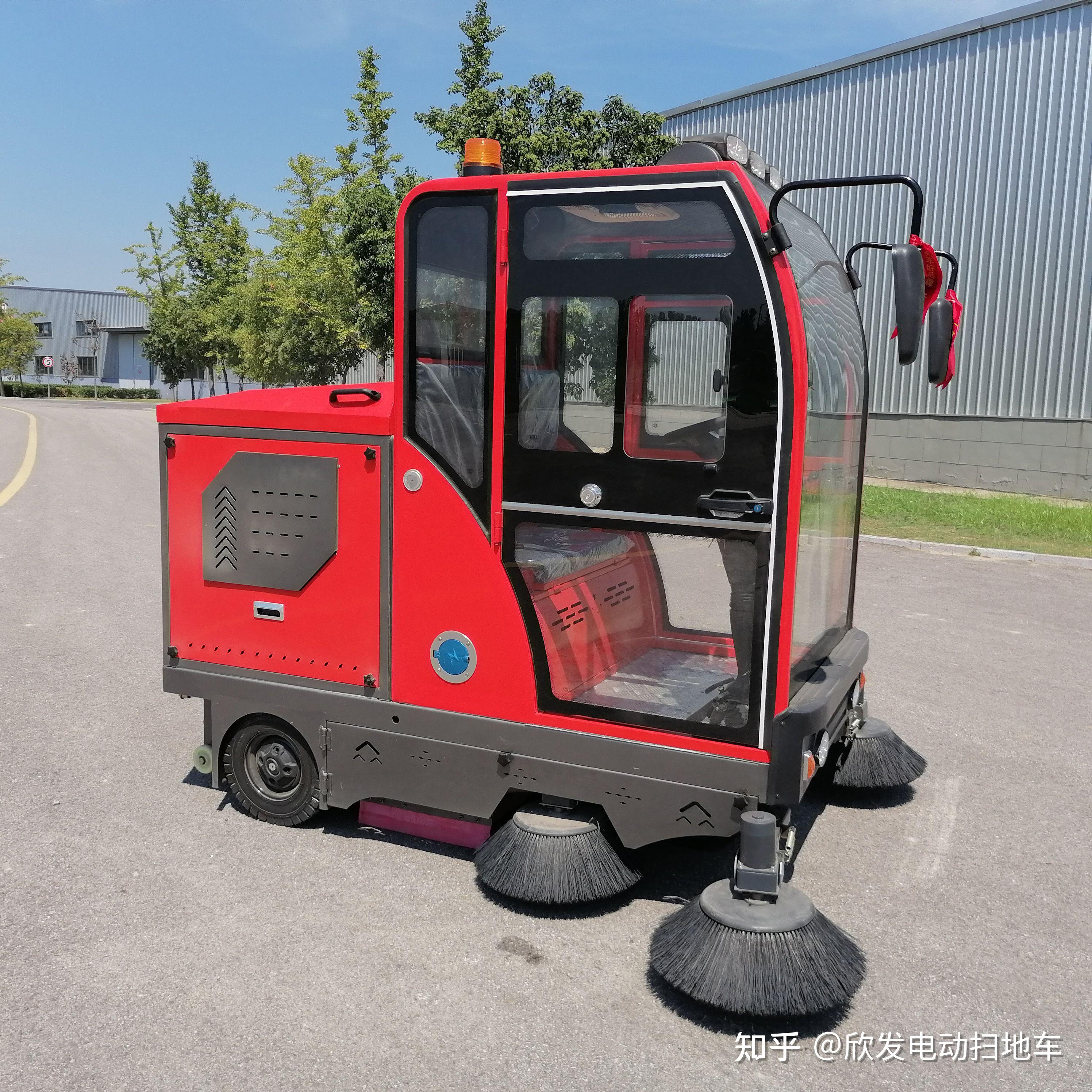 工厂使用工业扫地车有哪些好处