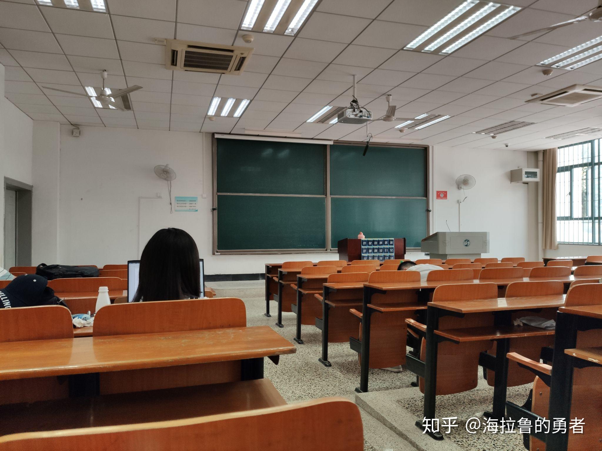 武汉理工大学的图书馆或教室环境如何是否适合上自习