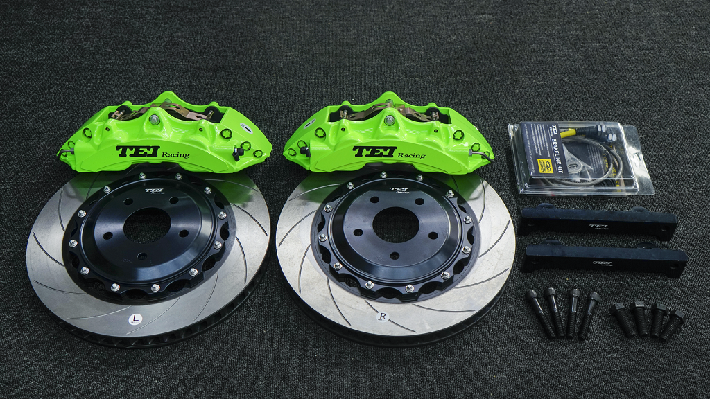 原厂双活塞卡钳有必要升级六活塞卡钳英菲尼迪q50l升级前轮刹车改装