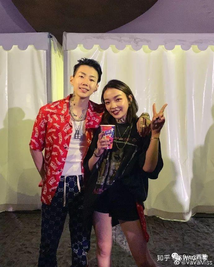 vava虽然没能帮dok2和jessi找回微博密码但她却找到了另一种密码