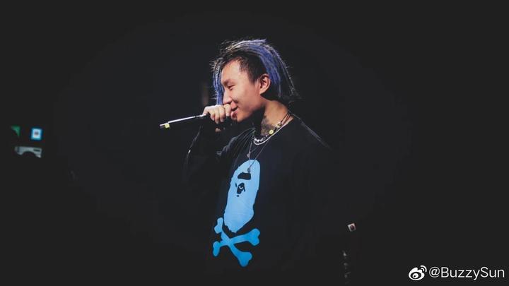 Buzzy Diss Back - 知乎