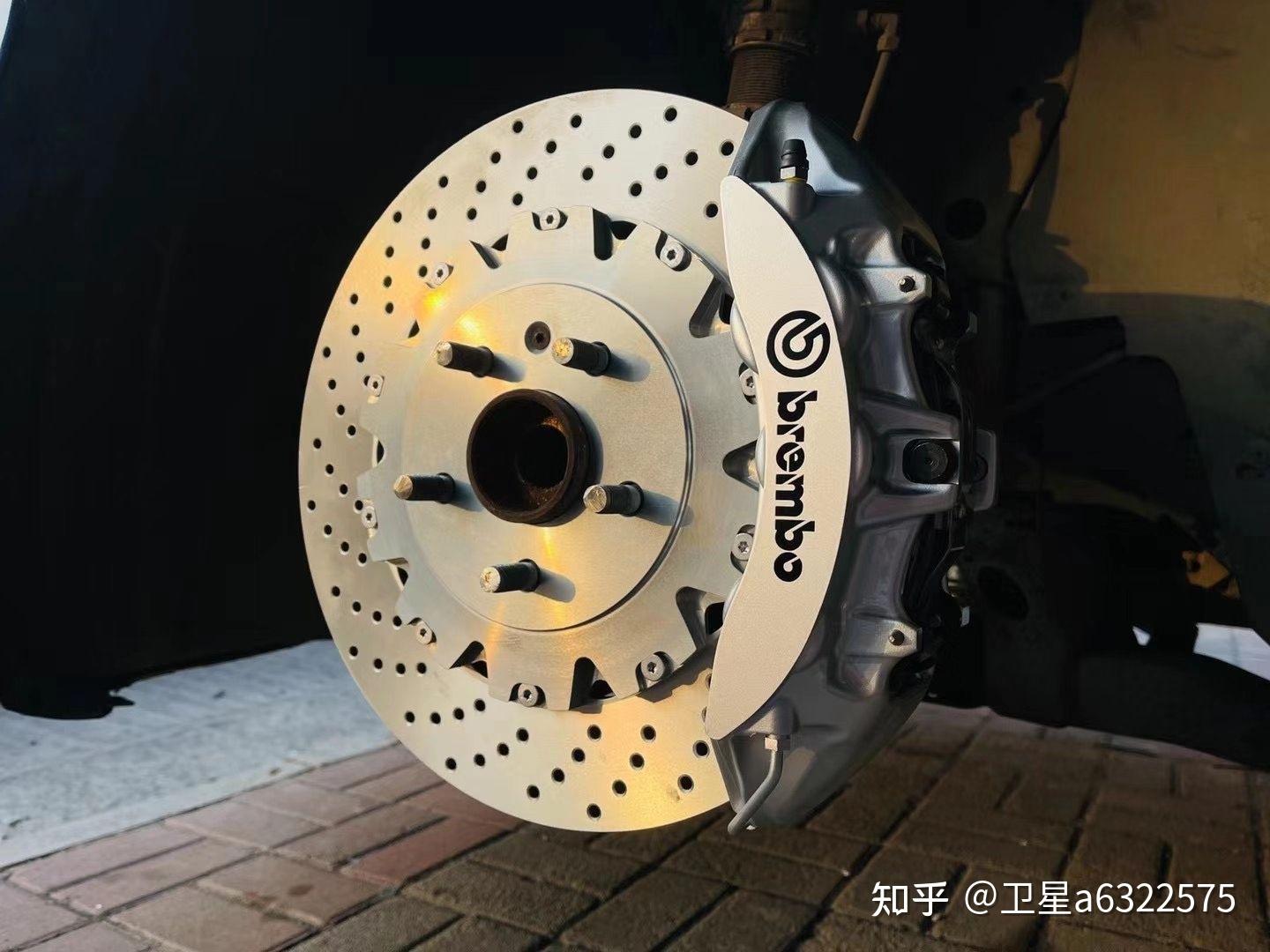 雪佛兰科迈罗刹车改装brembo大六卡钳饱满帅气制动撩妹