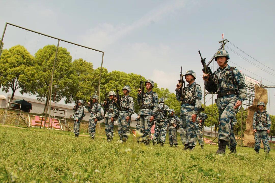 军人,男人中的男人,我们定不辱命!