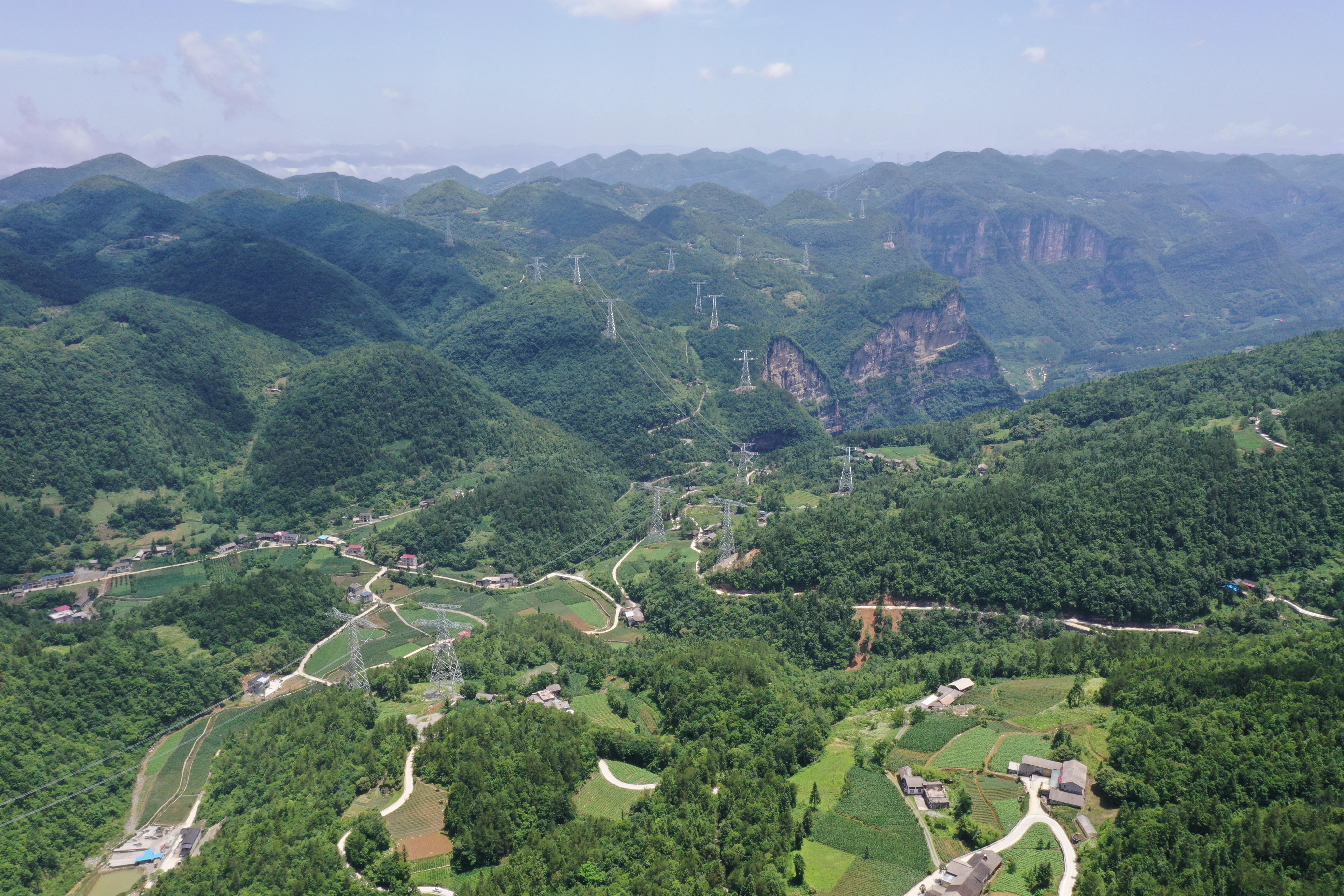 白鹤滩-江苏特高压工程投产,年输送超 300 亿千瓦时,「闪送」2080