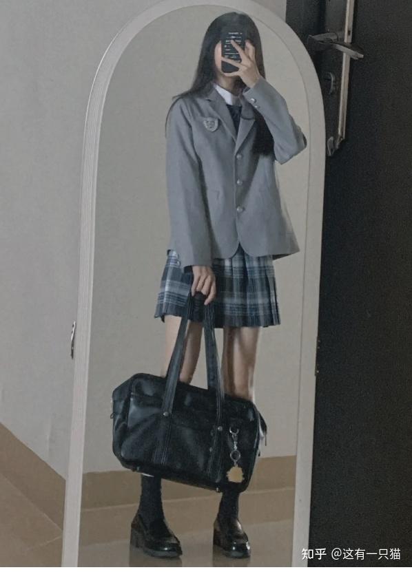 有没有什么百搭的jk制服包? - 知乎