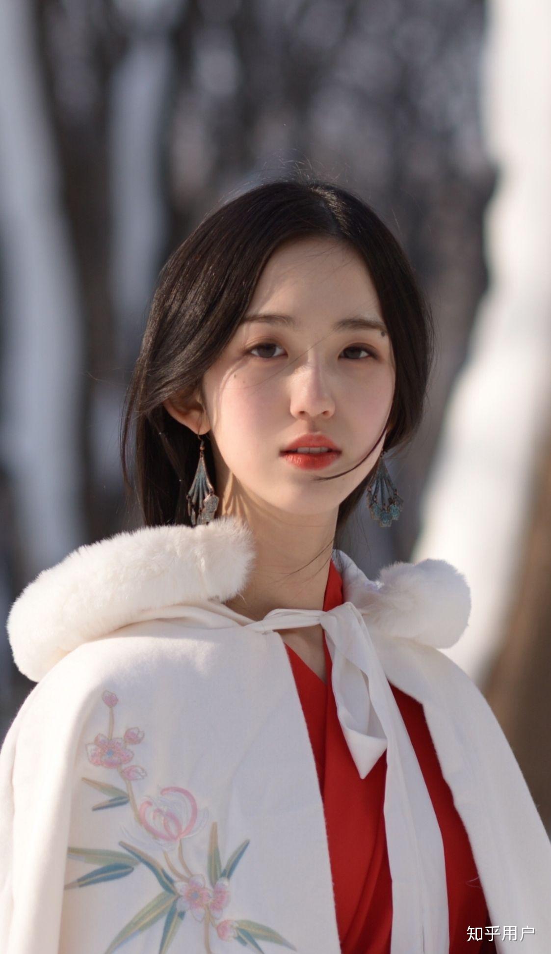 有哪些女生的照片最符合三体中庄颜的形象