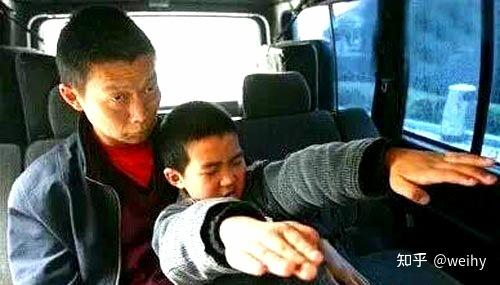 僵尸男孩 "行为诡异爱饮血,曾说自己是 左宗棠 ,村民称其被鬼魂附体