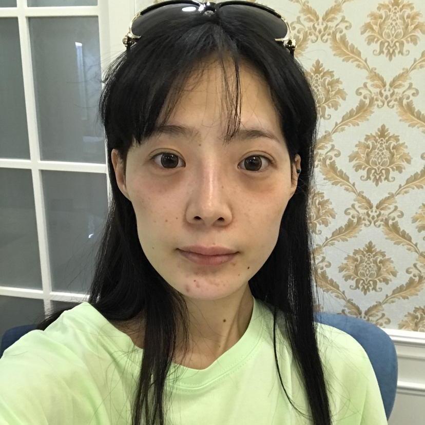 一脸苦相的容貌有何特征